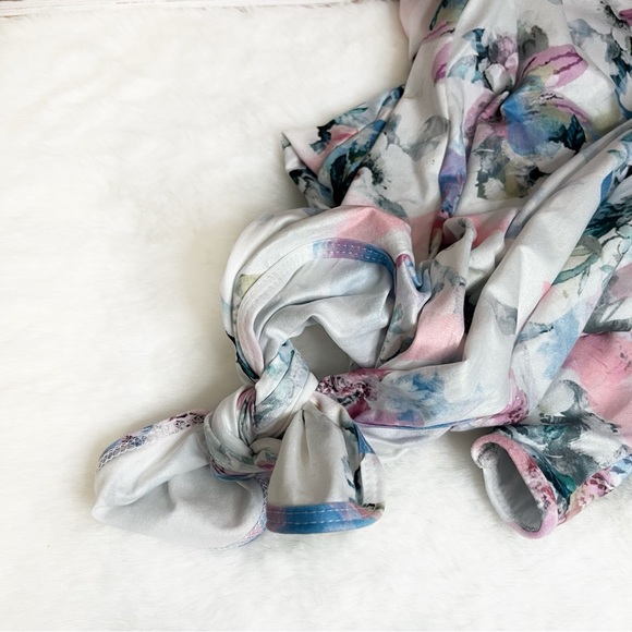 Three Little Tots Baby Knotted Nightgown Sz NB-3 Month - Picture 2 of 5